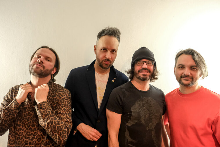 Místo, kde jsou slyšet Květy. Stavte se na Pole designu