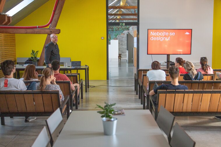 Minisérie přednášek o urbanismu, architektuře a designu