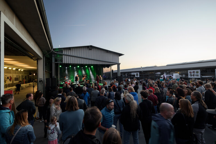 Konec prázdnin v Bílovicích. WiFič VEN!